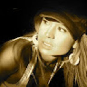 Meet your Posher, Dyeana